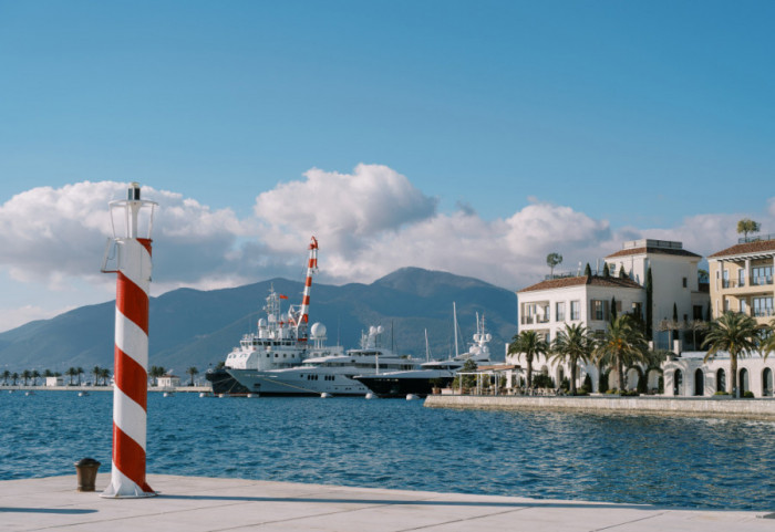 Uvala Pržno i Žuta plaža pod crvenom zastavicom zbog lošeg kvaliteta mora