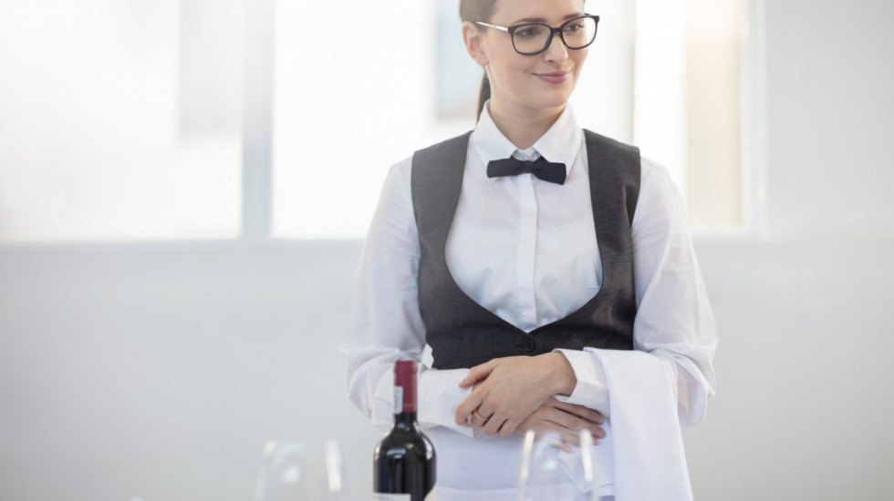 Cene usluga hotela i restorana u junu više za skoro 10 odsto nego lani: Najviše poskupela salata, najmanje prenoćište