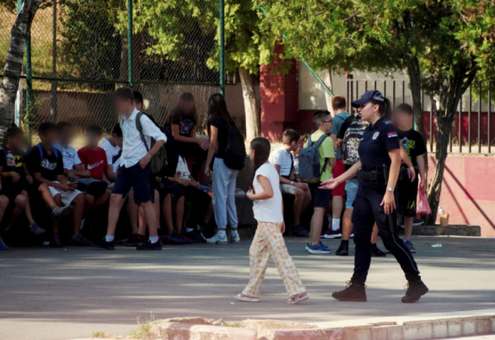 Dačić: Školski policajci prisutni u svim školama, bezbednost dece prioritet