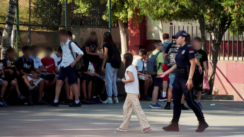 Dačić: Školski policajci prisutni u svim školama, bezbednost dece prioritet