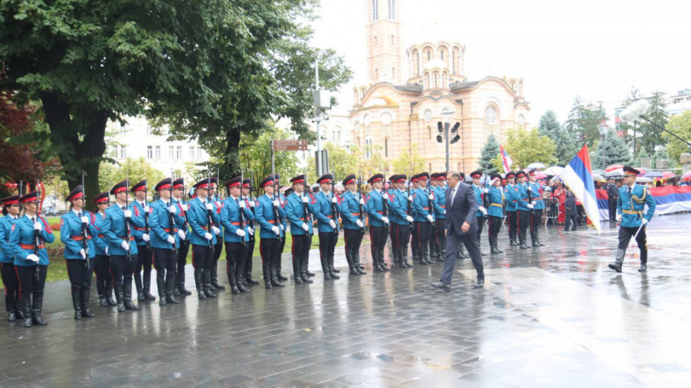 Dodik: Niko ne može da sruši poriv Srba za slobodom, jedinstvom i zastavom