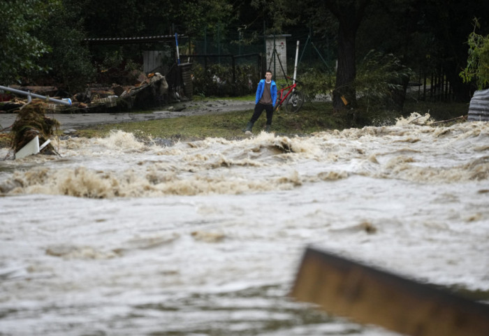 Poplave u Češkoj odnele prvu žrtvu: Pronađeno telo žene, sedam osoba nestalo