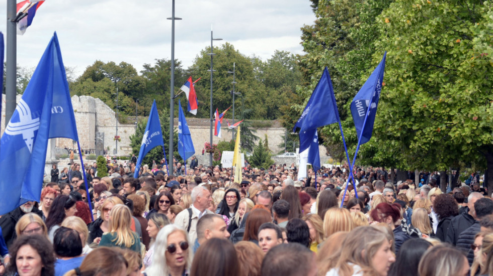 Prosvetari protestovali u 20 gradova, Vladi dat rok od dve nedelje da ispuni zahteve