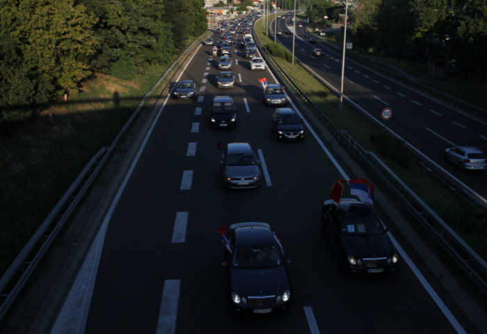 AMSS: Nema vanrednih zastoja na auto-putevima, oprezno zbog magle