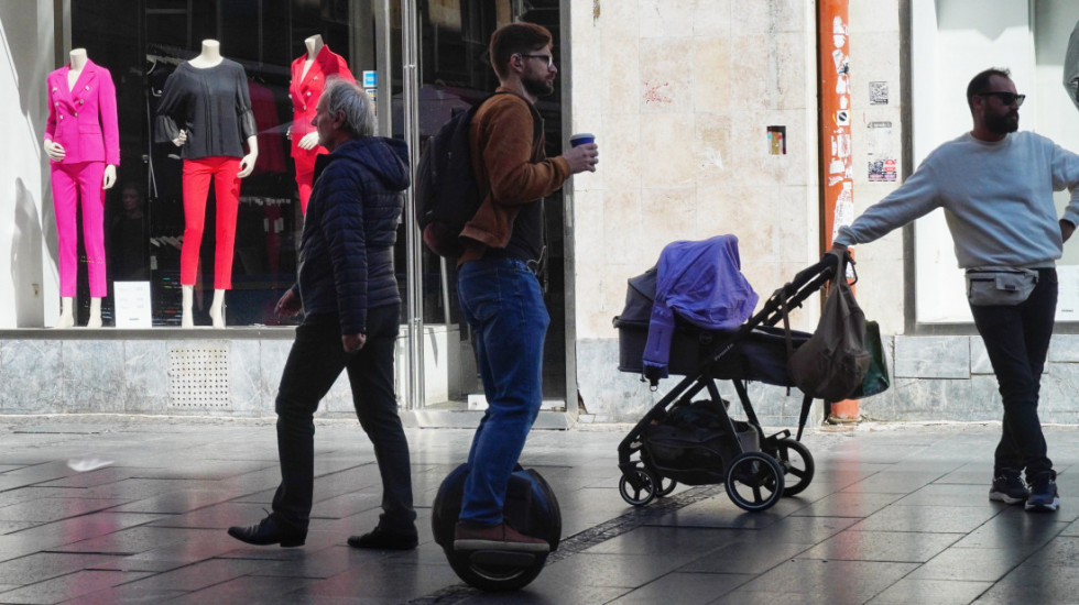 RZS: Od početka godine rođeno 39.476 beba, u istom periodu preminulo 65.736 ljudi