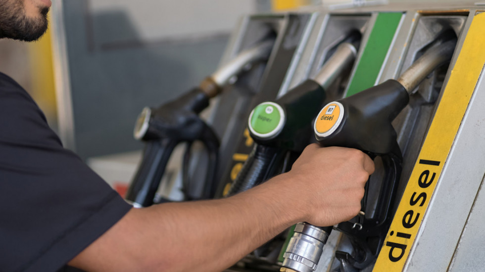 Benzin i dizel skuplji za dinar po litru u narednih sedam dana