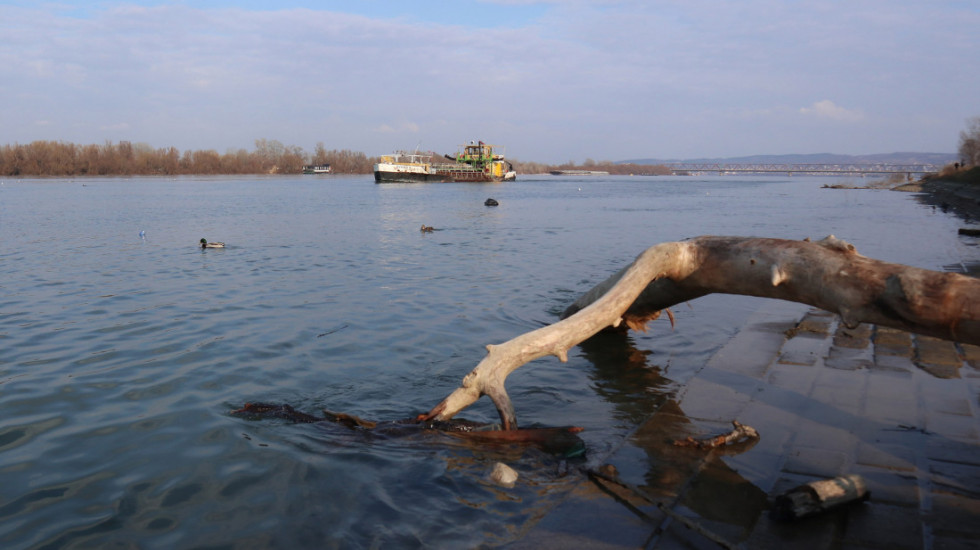 Dunav raste, vodostaj u Novom Sadu 405 cm, ali se ne očekuje da će dostići granicu vanredne odbrane