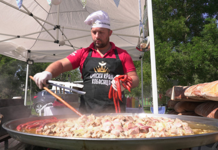 (FOTO) Gomboce, kurtoš, štrudle, kulen i paprikaš: Festival "Ukusi Vojvodine" vraća u detinjstvo