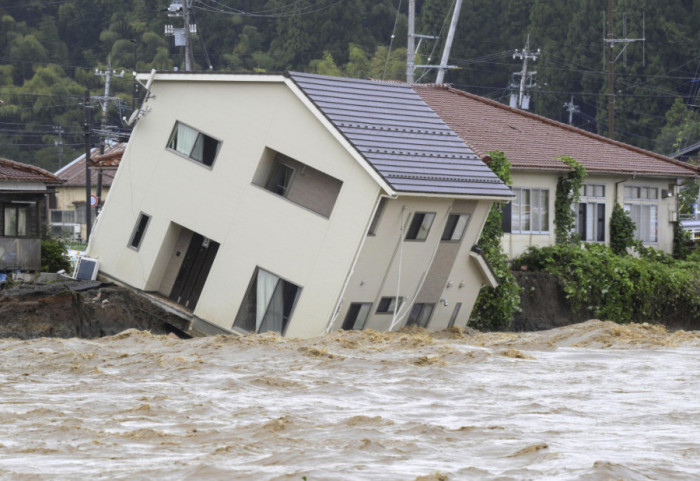 Poplave i klizišta u Japanu: Povećava se broj poginulih i nestalih