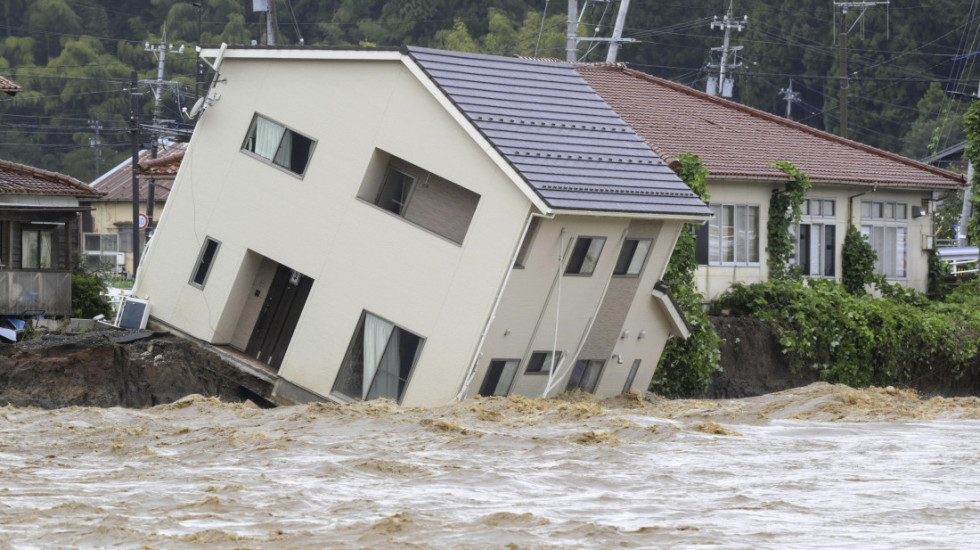 Poplave i klizišta u Japanu: Povećava se broj poginulih i nestalih