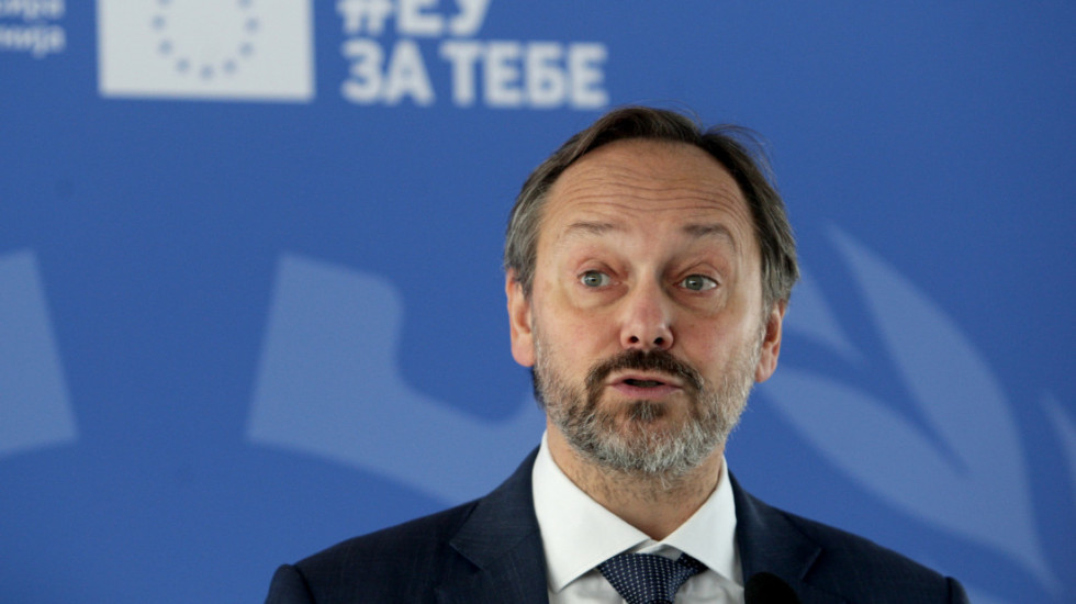 Vucic Hosts Farewell Visit of EU Delegation Chief Emanuele Giaufret
