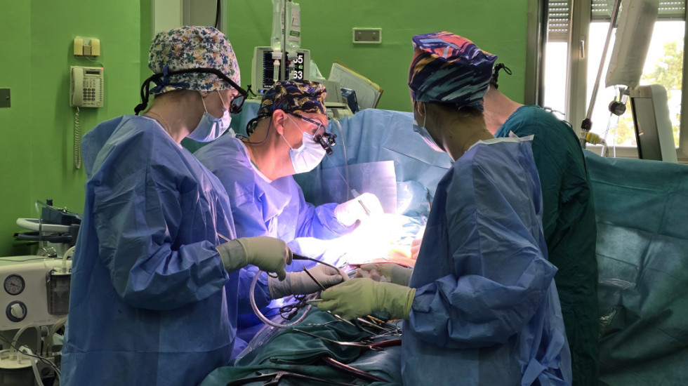 Užički hirurzi oborili evropski rekord: Odstranili tumor prostate težak skoro pola kilograma