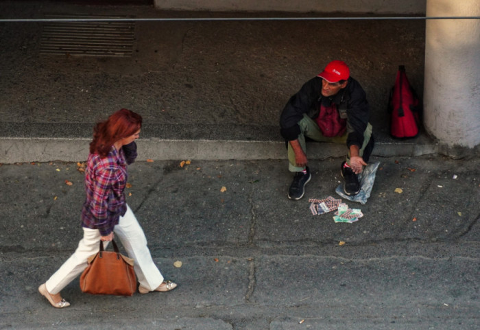 Osuđeni na po pet i po godina zatvora zbog eksploatacije muškarca za prosjačenje, uz pretnje i zlostavljanje