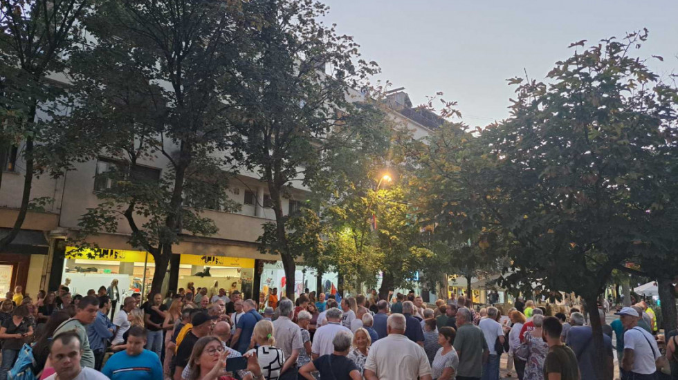 Šapčani blokirali državni put: Najavljuju aktiviranje protesta