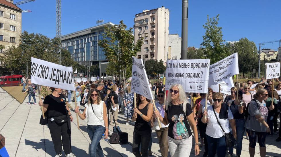 Vlada pozvala sindikate obrazovanja i predškolstva na sastanak 1. oktobra