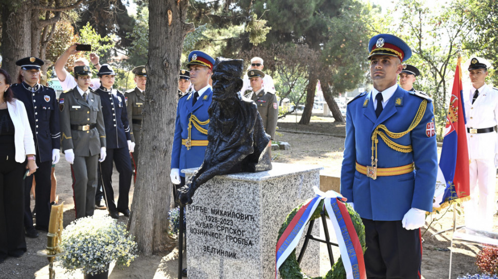 Spomen-bista čuvaru groblja na Zejtinliku na 106. godišnjicu proboja Solunskog fronta