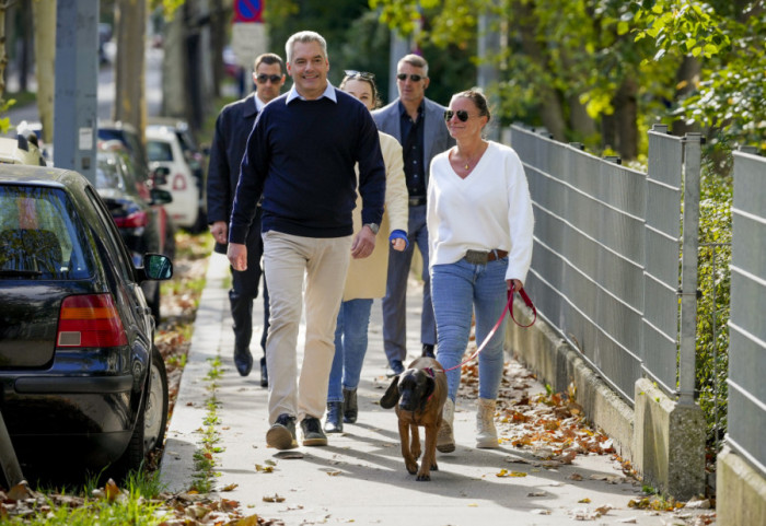 U Austriji parlamentarni izbori, velike šanse ima desnica