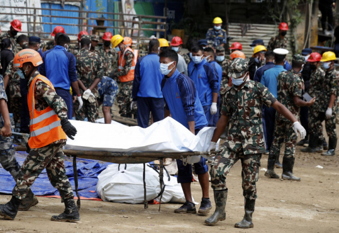 Najmanje 150 ljudi poginulo u poplavama u Nepalu: Paralisan saobraćaj, zatvorene škole