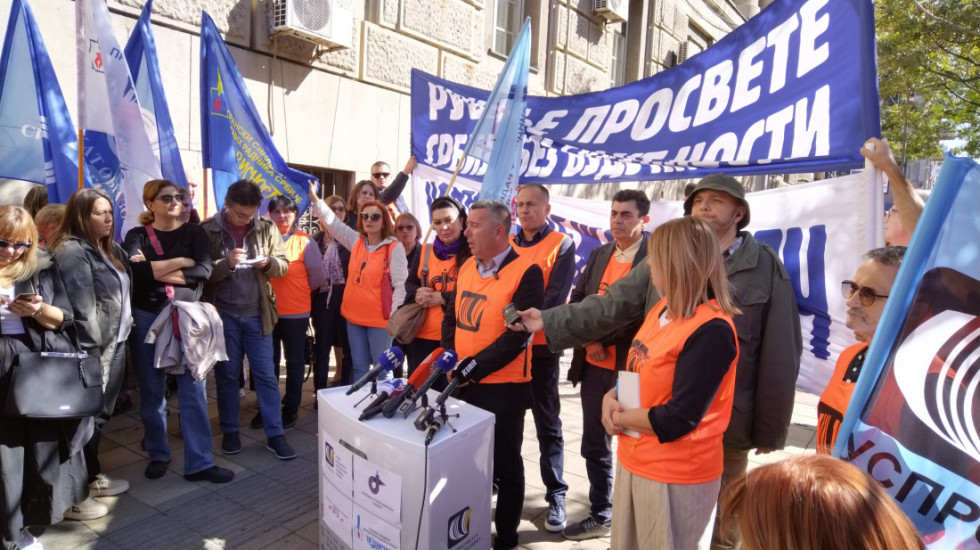 (VIDEO) Prosvetari nakon sastanka sa premijerom: Nema dogovora s Vladom, u sredu protest i obustava nastave