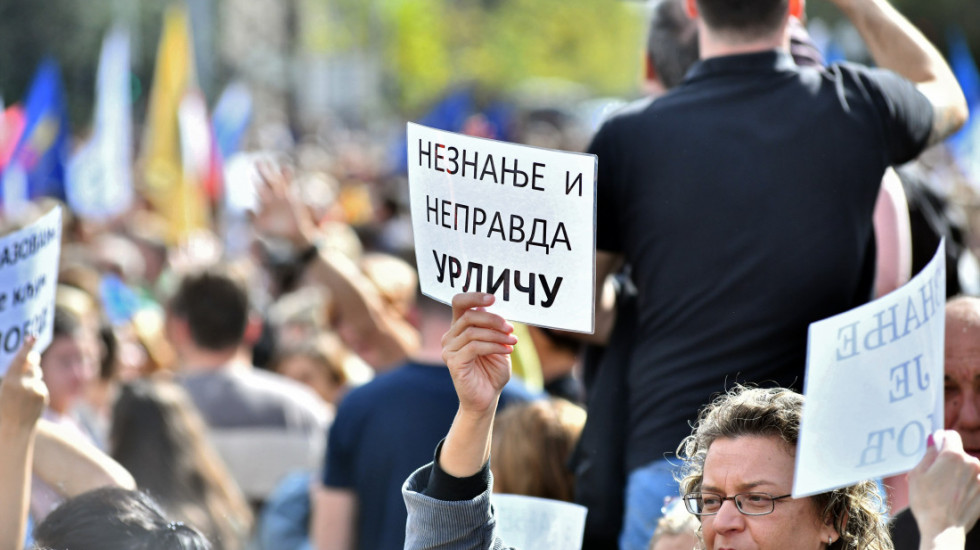 Sindikati prosvetnih radnika doneli predlog odluke: Od 1. novembra veliki protest i serija štrajkova