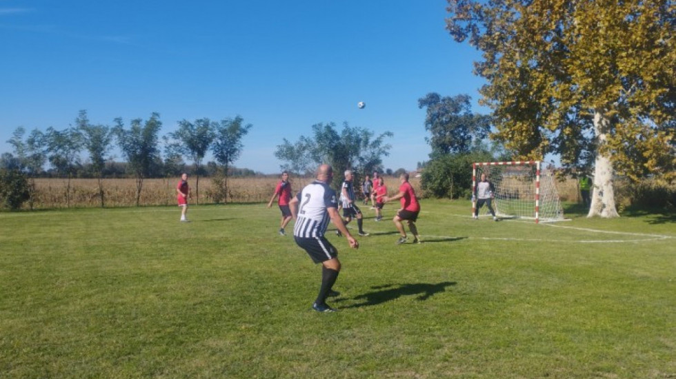 Osuđenici iz Padinske skele igrali fudbal sa veteranima FK Partizan: "Ovde su svi pobednici"