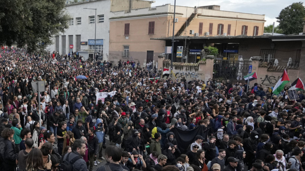 Uprkos zabrani oko 5.000 ljudi na propalestinskom maršu u Rimu, privedeno 19