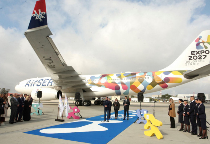 (FOTO/VIDEO) Predstavljen novi širokotrupni avion Er Srbije: Nosi boje i oznake EXPO 2027