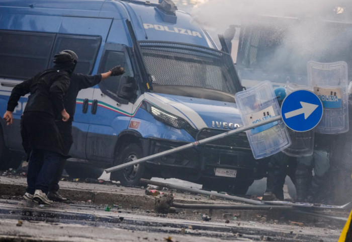 (FOTO) Na propalestinskim protestima u Rimu povređeno 30 policajaca i četiri demonstranta