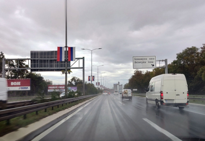 AMSS upozorava vozače na otežane uslove vožnje zbog jakih pljuskova i slabe vidljivosti