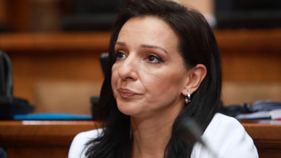 SSP: Marinika Tepić i njena majka fizički napadnute ispred zgrade u Pančevu
