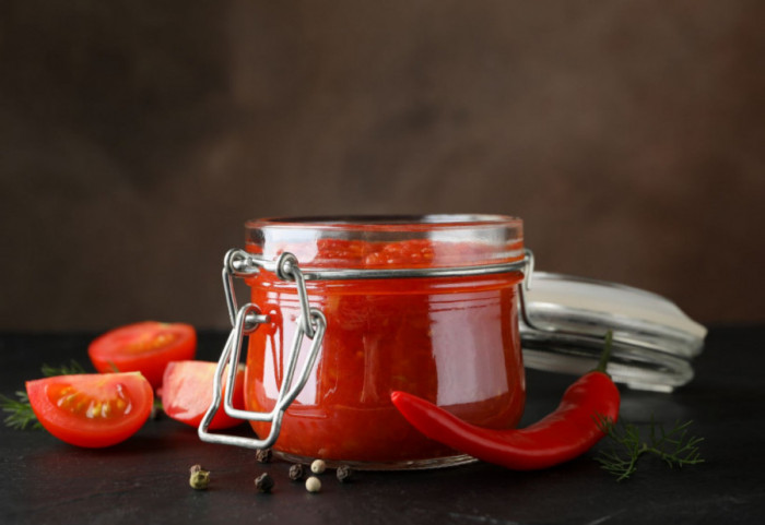 Ajvar Bakina tajna povučen sa tržišta, zbog mogućnosti prisustva stranog tela