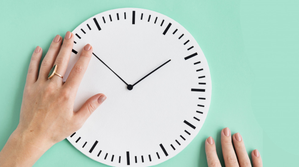 Završava se letnje računanje vremena: U nedelju pomeramo časovnike za jedan sat unazad