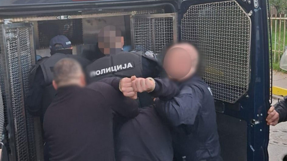 (VIDEO/FOTO) Sukob navijača i policije u Novom Pazaru: Povređena četiri policajca, deset uhapšenih izgrednika