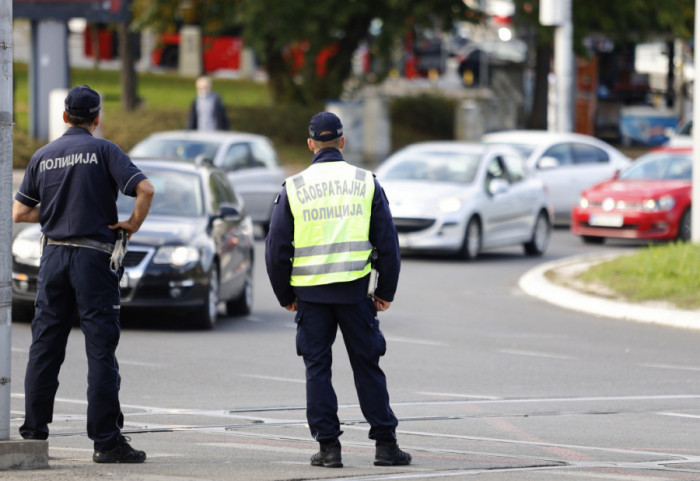 Policija oduzela vozilo nesavesnom vozaču: Vozio kombi bez vozačke dozvole, pa ostao bez njega