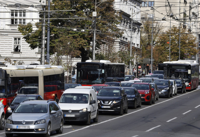 Polovni automobili: Prosečna cena oglašenih polovnjaka u Srbiji u decembru dostigla 12.000 evra