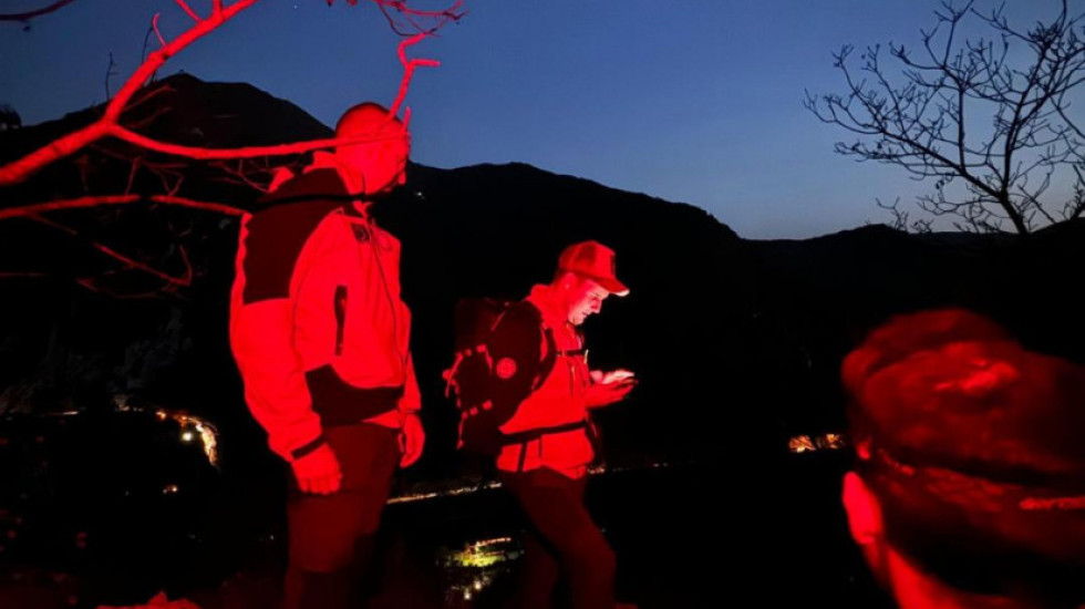 (VIDEO) Akcija spasavanja na Rtnju: Pripadnici Gorske službe i vatrogasci pritekli u pomoć povređenoj planinarki