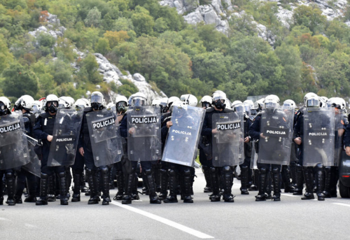 Policija intervenisala u Botunu: Privedeni meštani i predsednik Opštine Zeta