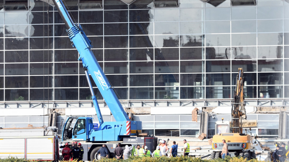 Gradonačelnik Novog Sada: Gotovo sam siguran da ćemo moći da osposobimo staničnu zgradu