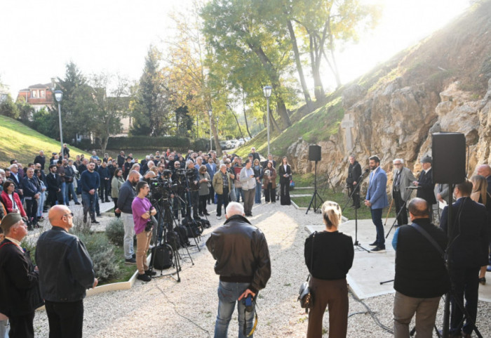 (FOTO) Održan pomen nevinim žrtvama komunističkog režima kod Kraljeve česme