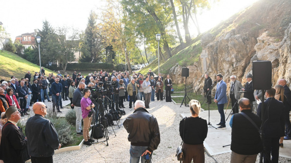 (FOTO) Održan pomen nevinim žrtvama komunističkog režima kod Kraljeve česme