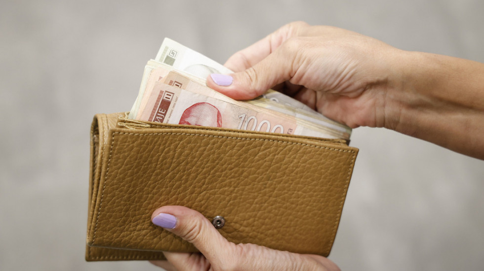 RZS: Prosečna plata u aprilu 109.272 dinara, što je više nego u martu