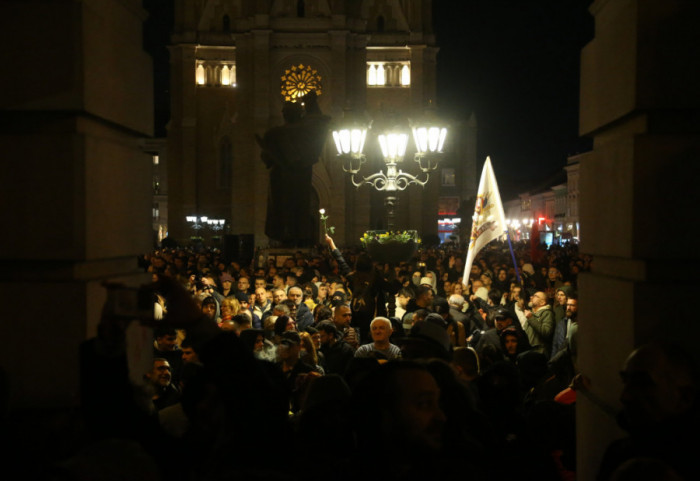 Opozicija poziva građane na protest u Beogradu: "Osuđujemo nasilje plaćenih huligana"