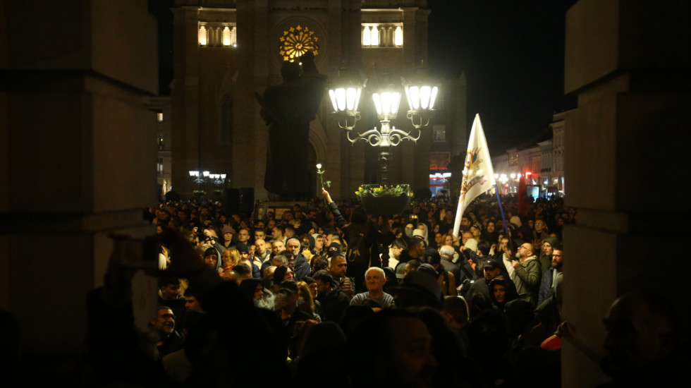 Opozicija poziva građane na protest u Beogradu: "Osuđujemo nasilje plaćenih huligana"