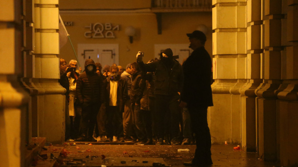 Do 30 dana pritvora osumnjičenima za nasilničko ponašanje na protestu u Novom Sadu