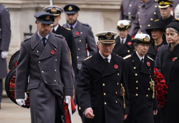 (FOTO) Kralj Čarls predvodio ceremoniju u znak sećanja na poginule u svim ratnim sukobima