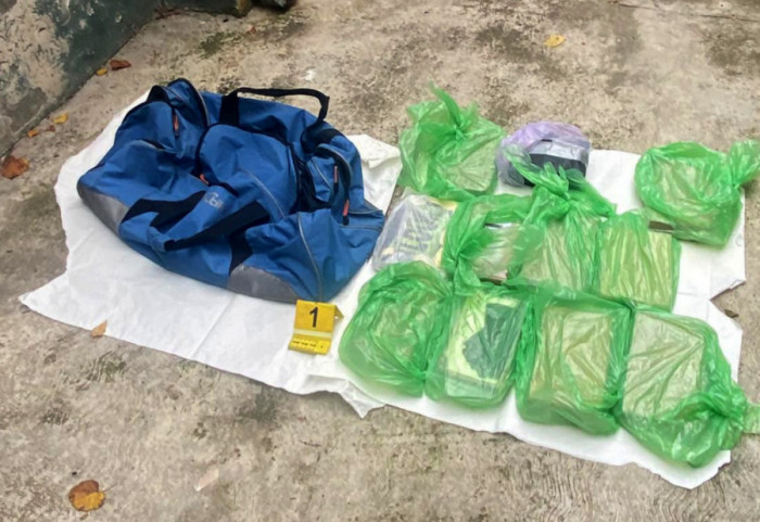 (FOTO) U akciji policije u Beogradu zaplenjeno 15 kilograma kokaina, jedan od dvojice uhapšenih državljanin Hrvatske