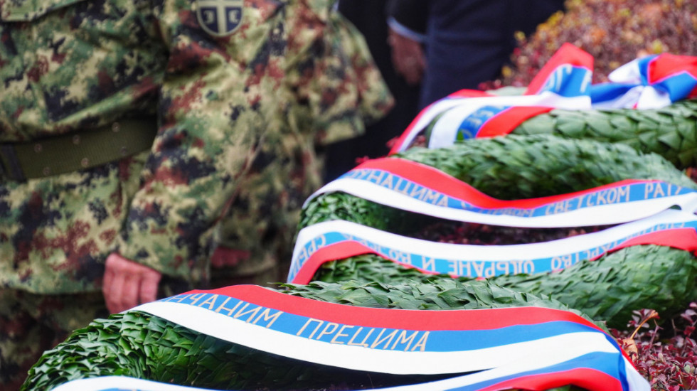 (FOTO) Održana državna ceremonija povodom Dana primirja na Novom groblju, prethodno Vučević položio venac na Avali