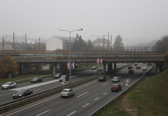 AMSS: Zbog poledice na putevima vozačima se savetuje oprezna vožnja