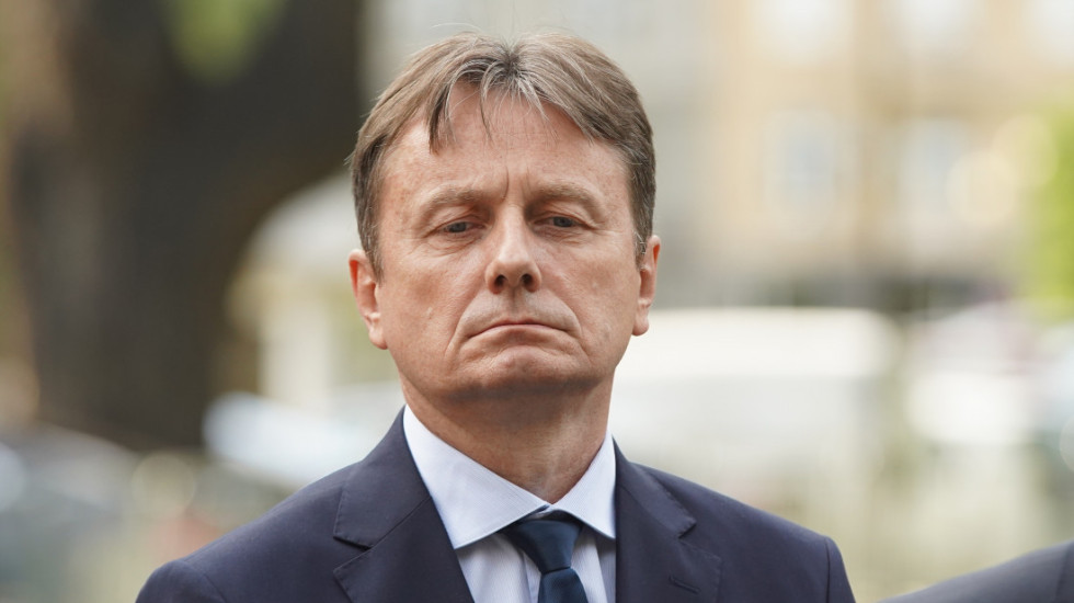 Lončar: Ministar Darko Glišić doživeo moždani udar, u Klinički centar dovezen bez svesti i u teškom stanju