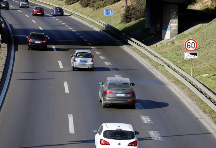 AMSS: Saobraćaj umeren, bez gužvi na graničnim prelazima